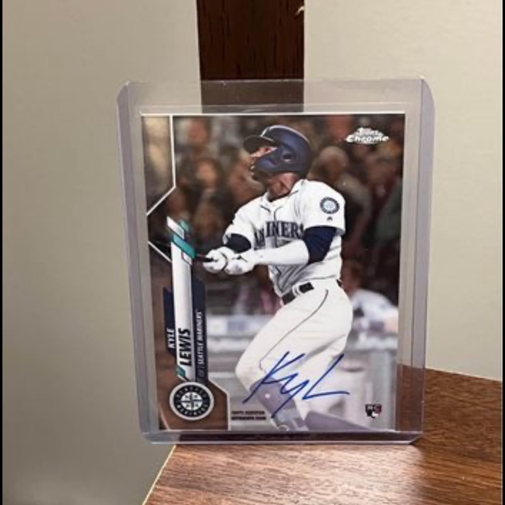 Kyle Lewis Topps Chrome Autograph